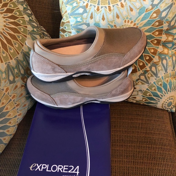 Size 10 Easy Spirit Explorer 24, worn once. - Picture 2 of 4